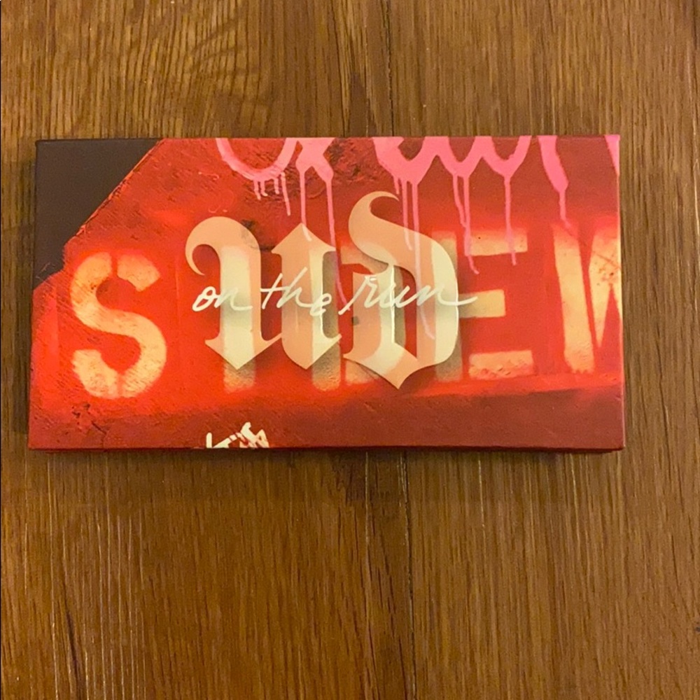 Brand New Urban Decay On the Run Palette